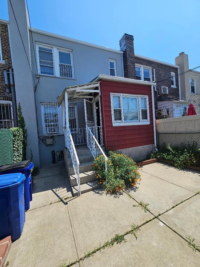 3206 85th St, East Elmhurst, NY 11370 - photo 4
