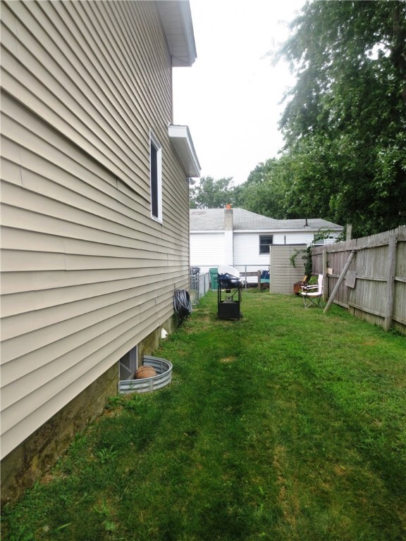 625 Oakland Beach Ave, Warwick, RI 02889 - photo 4