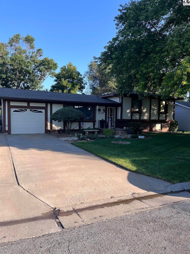 816 Iowa Ave, Pratt, KS 67124 - photo 3