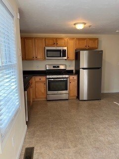 417 Hildreth St unit 3, Lowell, MA 01850 - photo 2