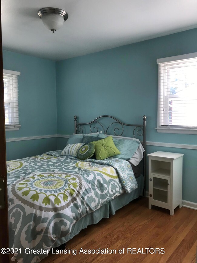 1117 Mitchell Ave, Lansing, MI 48917 - photo 5