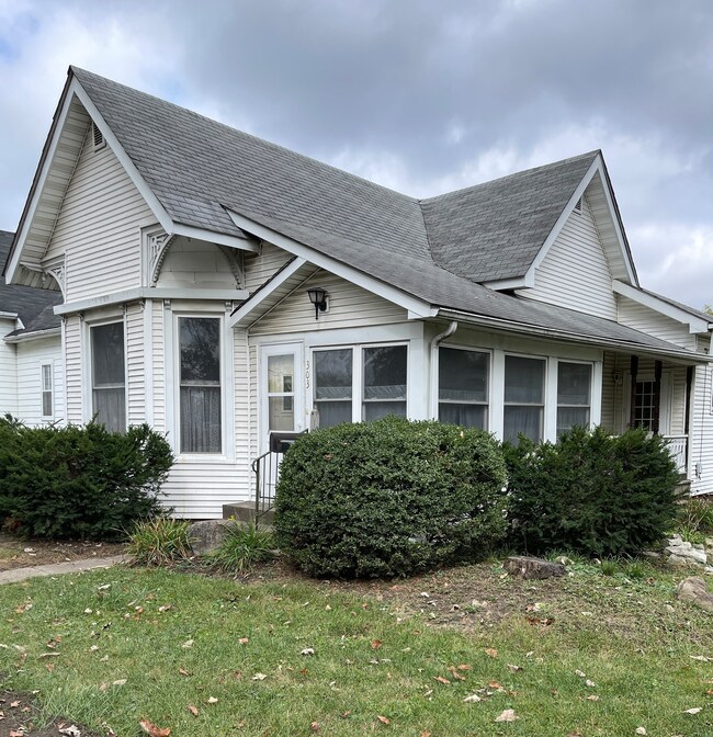 303 E 6th St, Sheridan, IN 46069 - photo 2