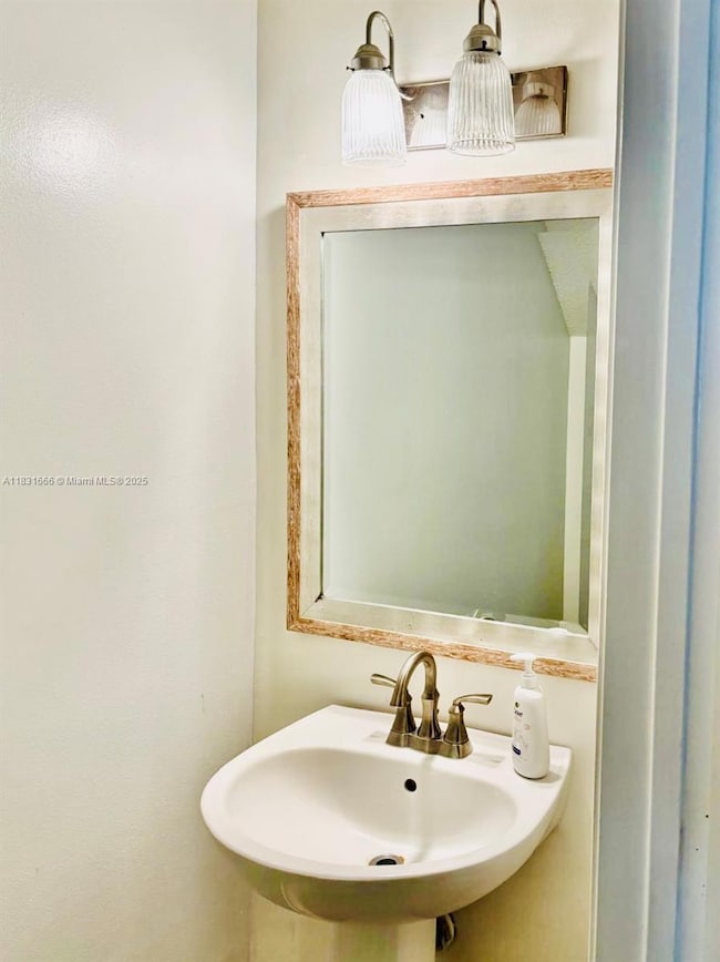 2 Simonton Cir, Weston, FL 33326 - photo 5