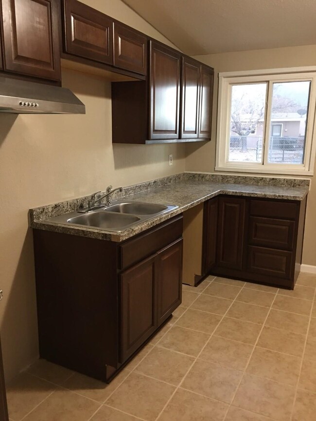 2402 Duran Ave, Alamogordo, NM 88310 - photo 4