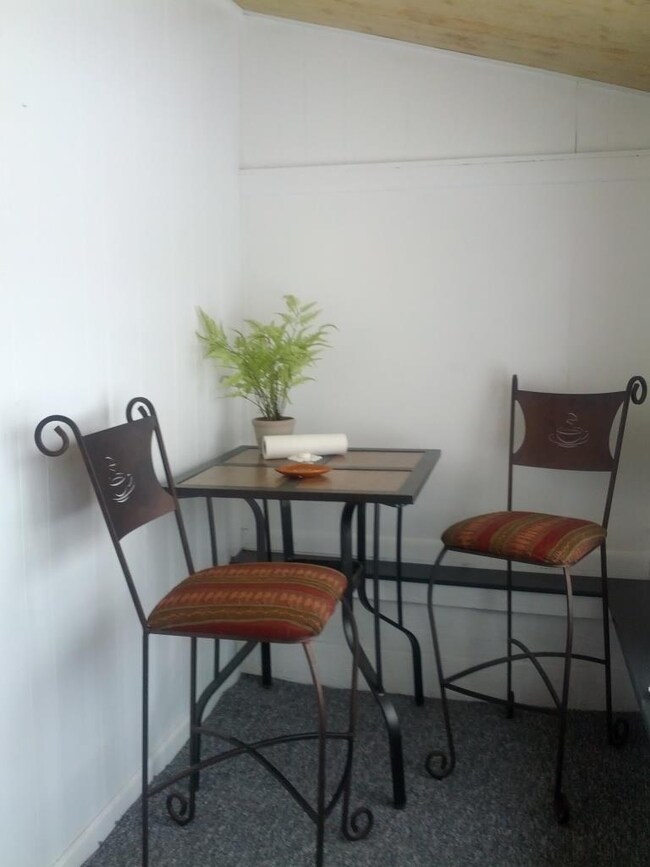 506 N Maple 030