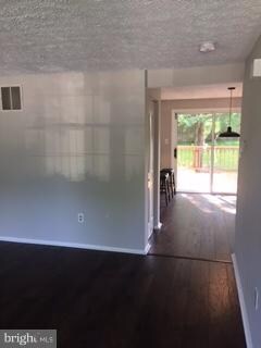 6032 Tree Swallow Ct, Columbia, MD 21044 - photo 4