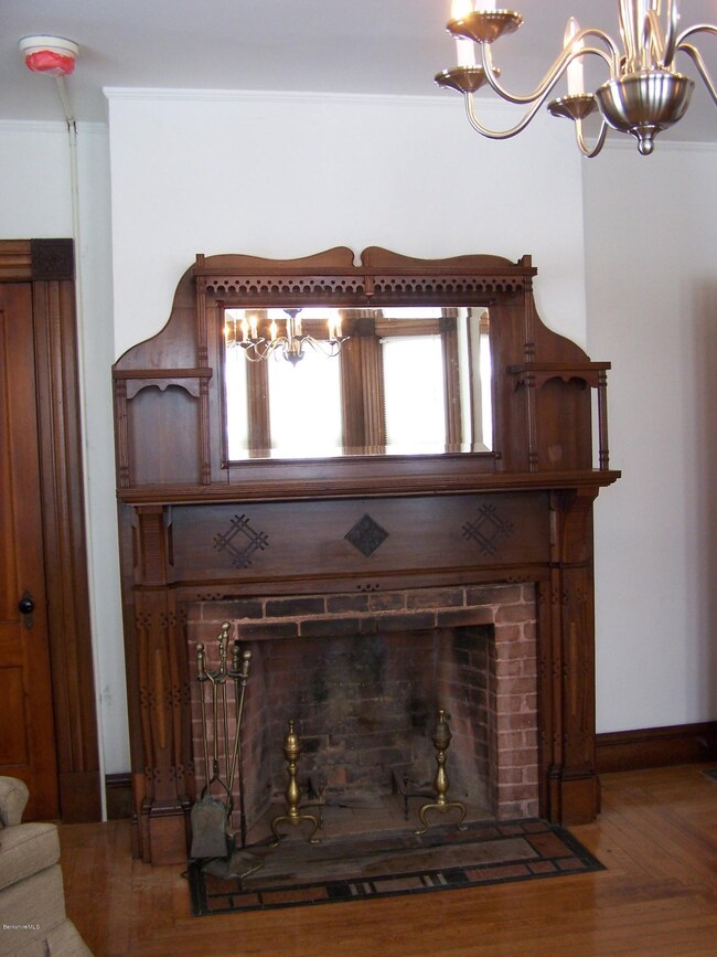 GF Apt Fireplace
