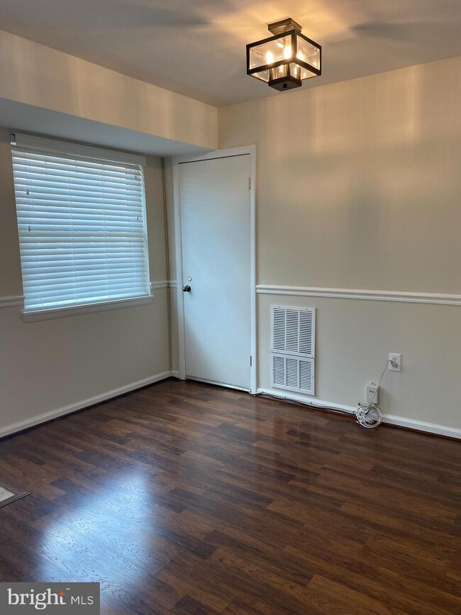 1950 Kennedy Dr unit T1, McLean, VA 22102 - photo 3