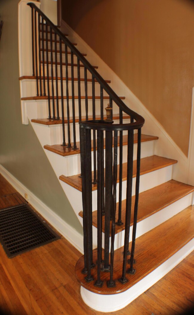 166 S Brinker Ave, Columbus, OH 43204 - photo 5