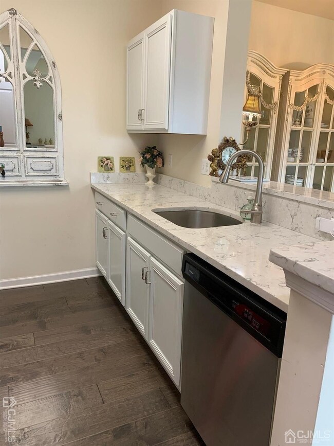 843 Strassle Way, South Plainfield, NJ 07080 - photo 2