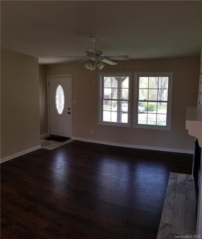 122 Wicklow Dr, Asheville, NC 28806 - photo 4