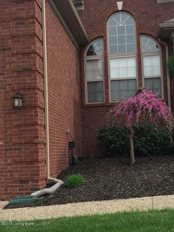 7506 Braeburn Cir, Louisville, KY 40228 - photo 3