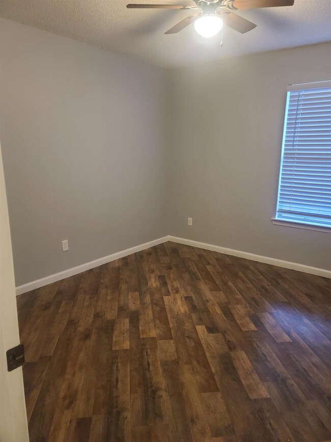 28 Shar Mel Re Ln, Crawfordville, FL 32327 - photo 3