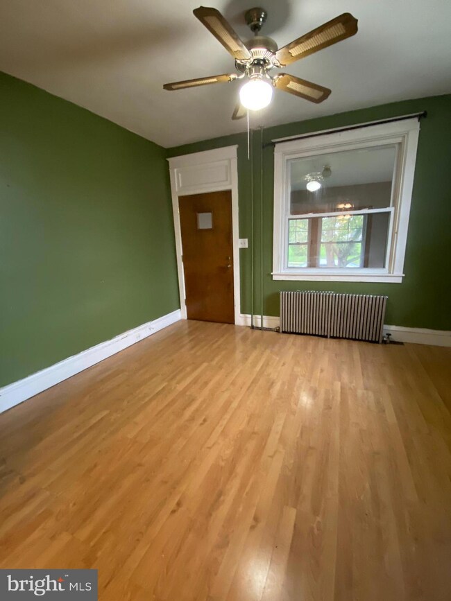 3307 Fremont St, Reading, PA 19605 - photo 4