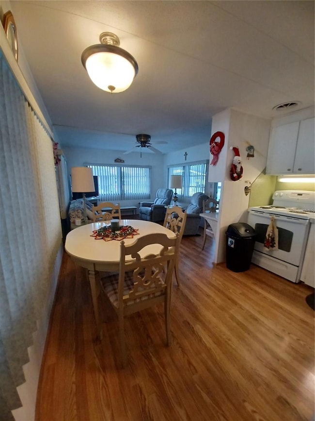 34632 Sweetpea Ln, Zephyrhills, FL 33541 - photo 5