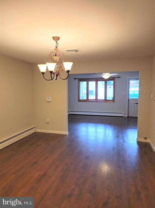 911 Hallowell St, Conshohocken, PA 19428 - photo 5