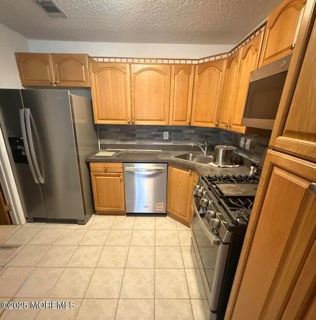 17-7 Augusta Ct unit 7, Freehold, NJ 07728 - photo 2