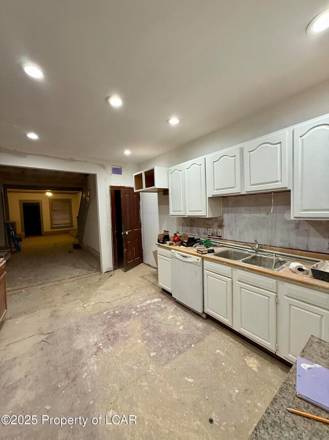 1 N Grant St, Shamokin, PA 17872 - photo 6