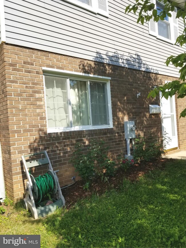 12329 Bonfire Dr, Reisterstown, MD 21136 - photo 2