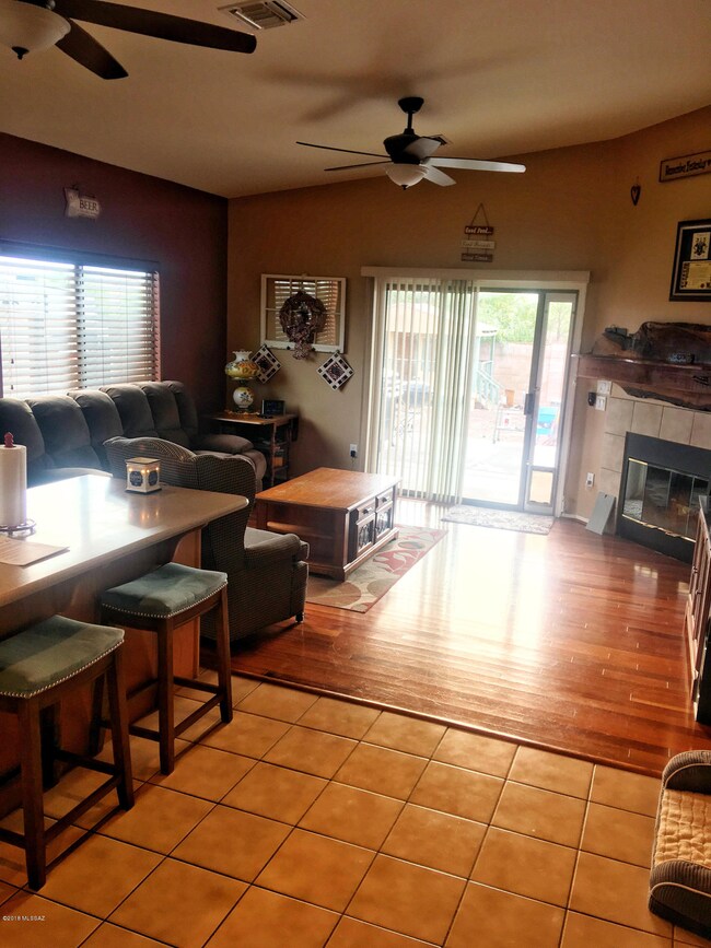 1028 N Davidson Canyon Rd Great room, Ki