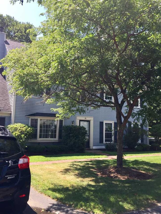 3 Williamsburg Cir unit B, Laconia, NH 03246 - photo 2