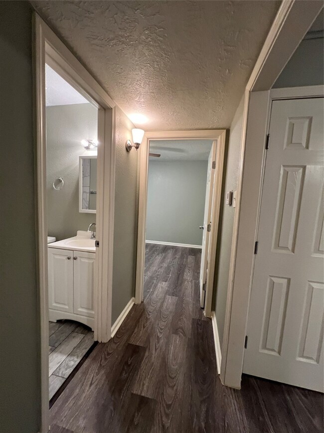 3318 N Macgregor Way unit 6, Houston, TX 77004 - photo 7