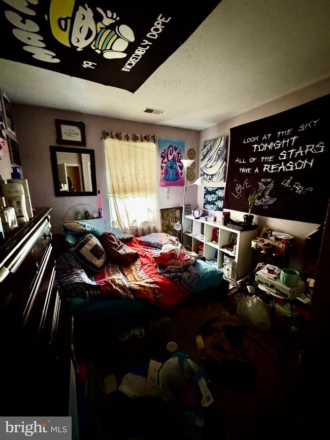 14738 Mcknew Rd, Burtonsville, MD 20866 - photo 5