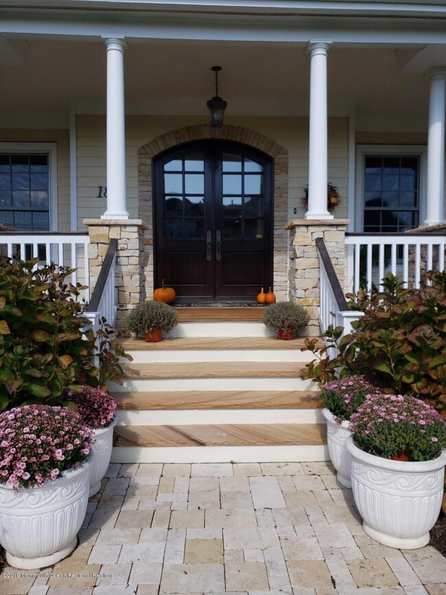 Exterior Front Entry