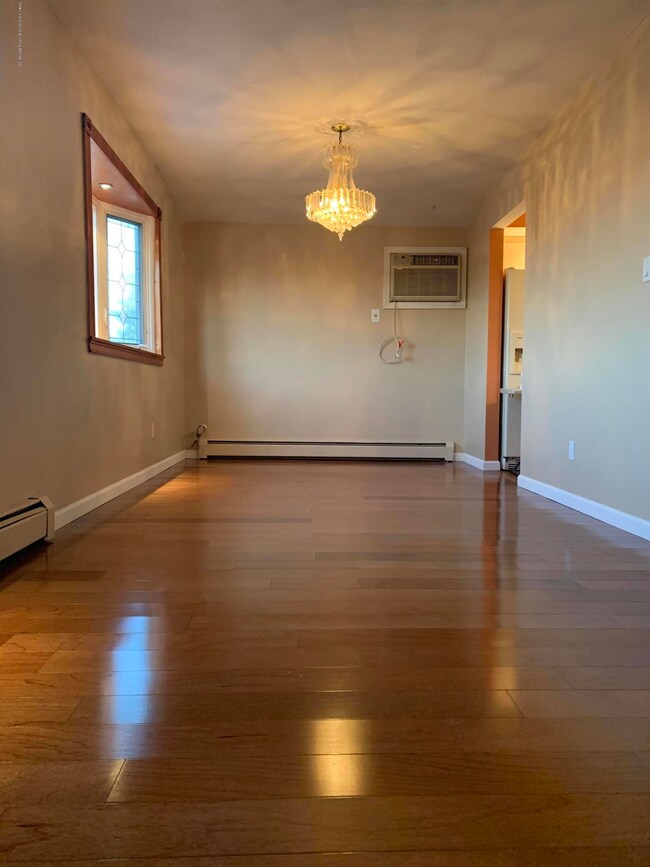 258 Ada Dr, Staten Island, NY 10314 - photo 5