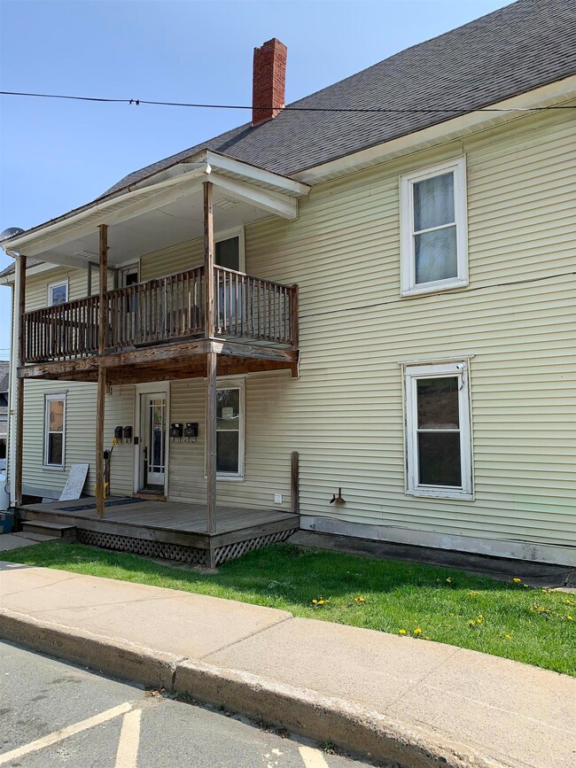 96 Cherry St unit 2, Saint Johnsbury, VT 05819 - photo 2