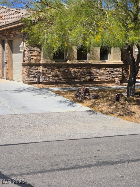 Side view of the front of the house.