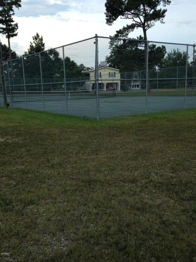 community tennis court