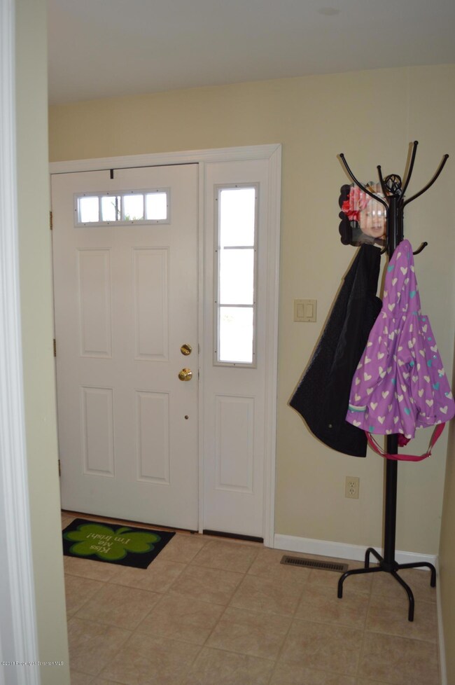 322 Sanko Dr, Olyphant, PA 18447 - photo 4