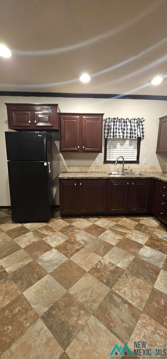 2109 Algerita St, Carlsbad, NM 88220 - photo 6