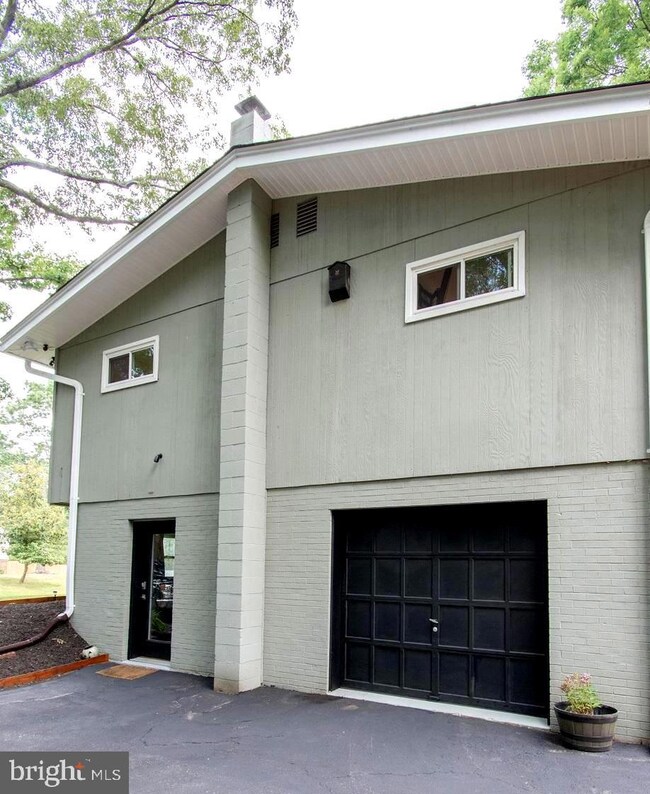 23009 Gunston Dr, Lexington Park, MD 20653 - photo 6