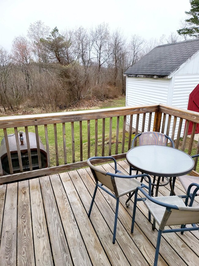 175 Leavitt Rd unit 9, Pittsfield, NH 03263 - photo 5