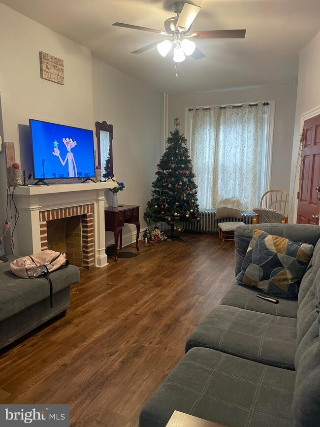 308 N 4th St, Reading, PA 19601 - photo 3