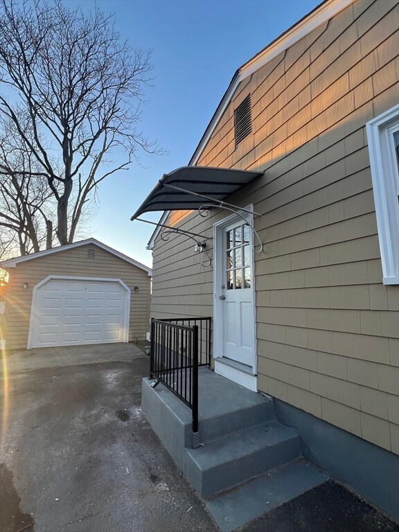 72 Clement St, Springfield, MA 01118 - photo 4