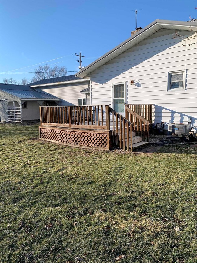 220 W Butcher St, Geneva, IN 46740 - photo 4