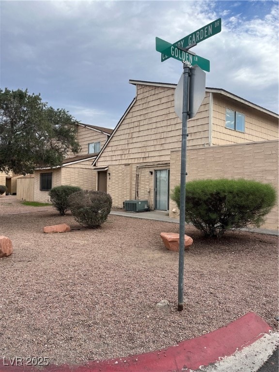 5196 Golden Ln unit A, Las Vegas, NV 89119 - photo 2