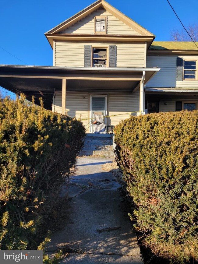 1303 Warren Ave, Front Royal, VA 22630 - photo 4