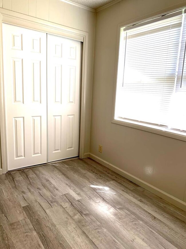 44 San Jacinto St, Bay City, TX 77414 - photo 7