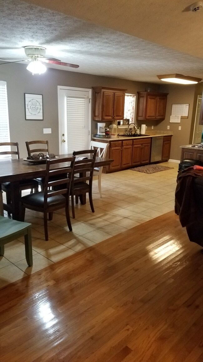 105 Idle Dr, Shelbyville, TN 37160 - photo 7