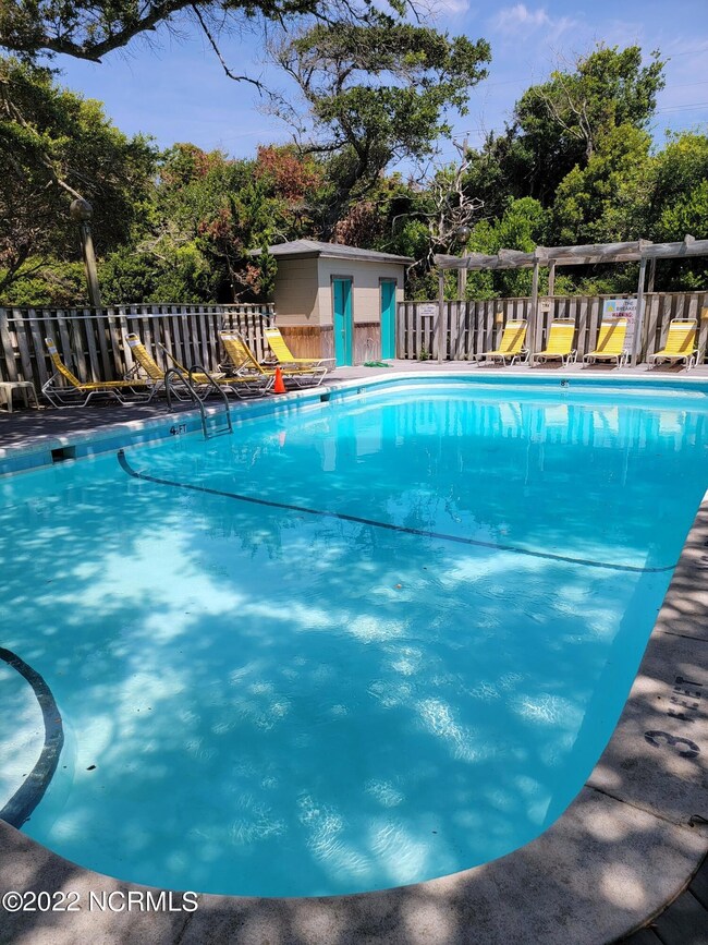 breakers 4C pool