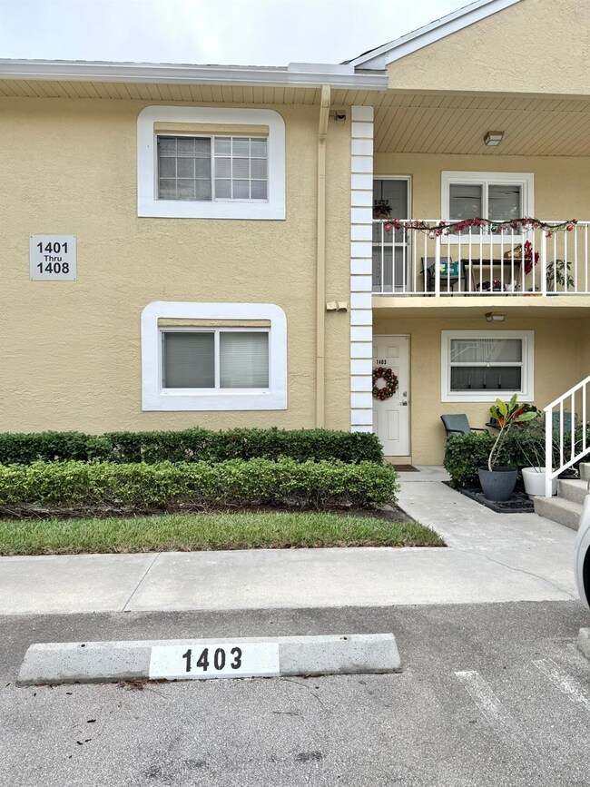 1403 Palm Beach Trace Dr unit 1403, Royal Palm Beach, FL 33411 - photo 2