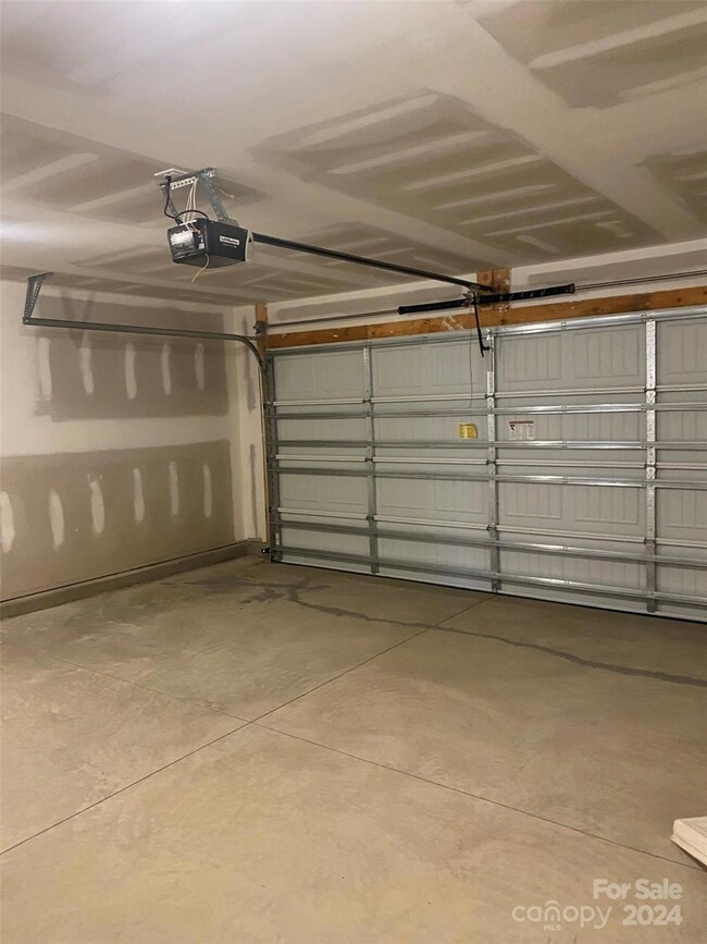 1307 Dodd St, Shelby, NC 28152 - photo 4