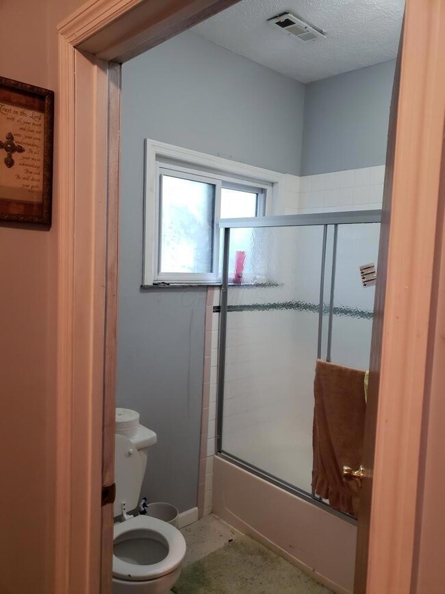 1611 bathroom (1)