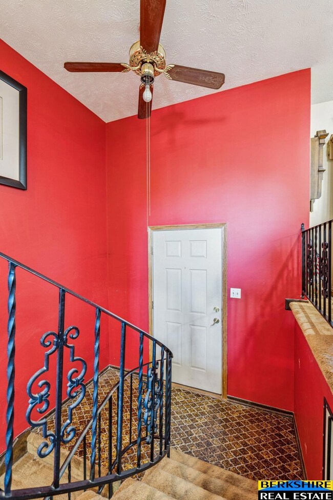 10305 W St, Omaha, NE 68127 - photo 2