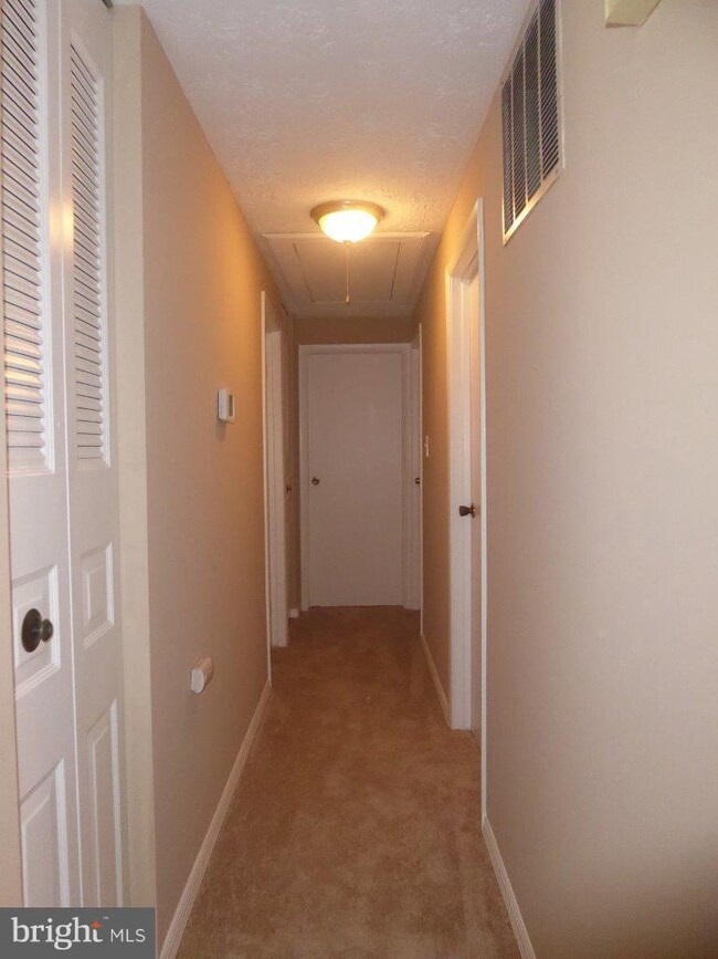 14001 Briarchip Ct, Laurel, MD 20708 - photo 7