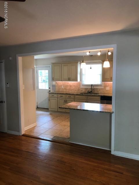 1303 Davis St, Jacksonville, NC 28540 - photo 6